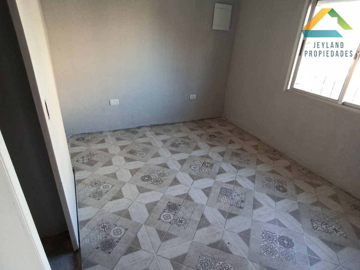 Casa ID.5 - SE VENDE CASA AMPLIA CON OFICINA AL FRENTE CENTRO DE MALDONADO