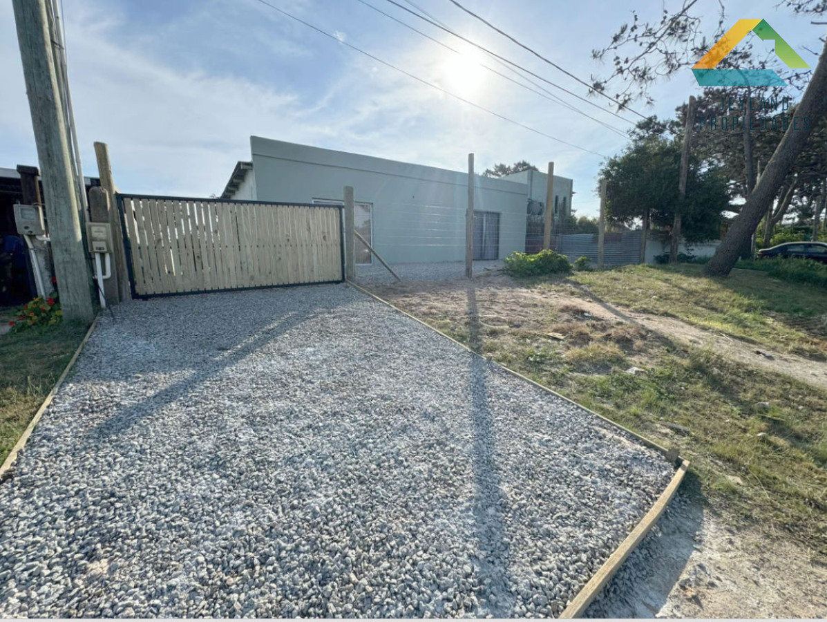 Casa ID.85 - SE VENDE CASA DE 3 DORMITORIOS EN BALNEARIO Bs As
