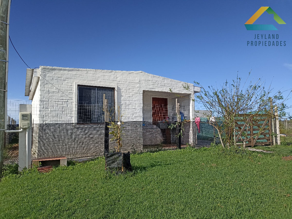 Casa ID.91 - SE ALQUILA 2 DORM EN BARRIO 14 DE FEBRERO
