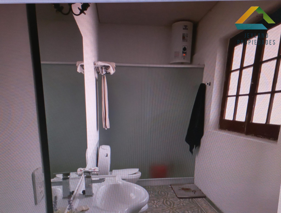 Casa ID.203 - SE ALQUILA CASA EN SAN CARLOS CON  LOCAL COMERCIAL 