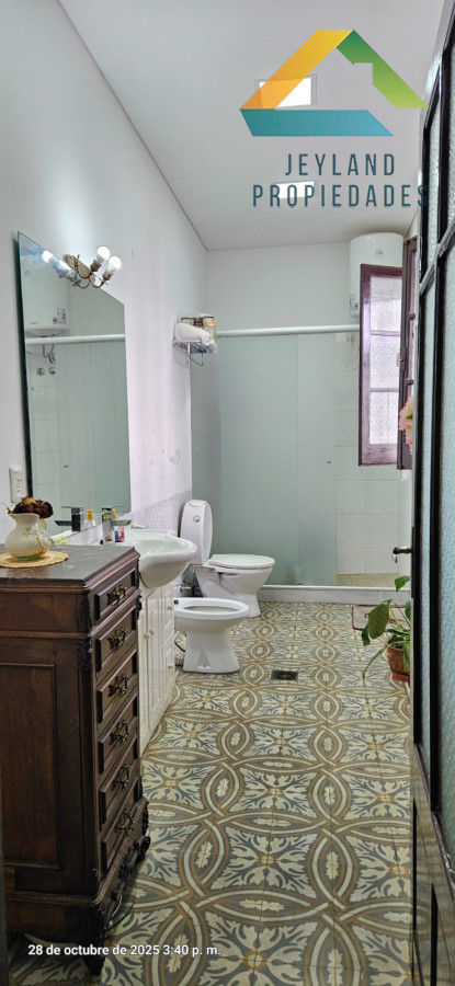 Casa ID.203 - SE ALQUILA CASA EN SAN CARLOS CON  LOCAL COMERCIAL 