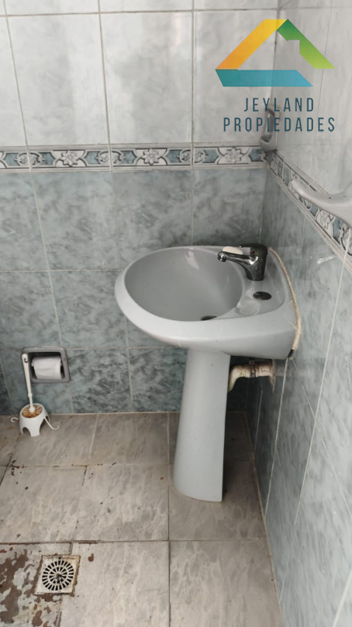 Casa ID.563 - SE VENDE CASA EN CENTRO DE SAN CARLOS - APTA PARA BANCO