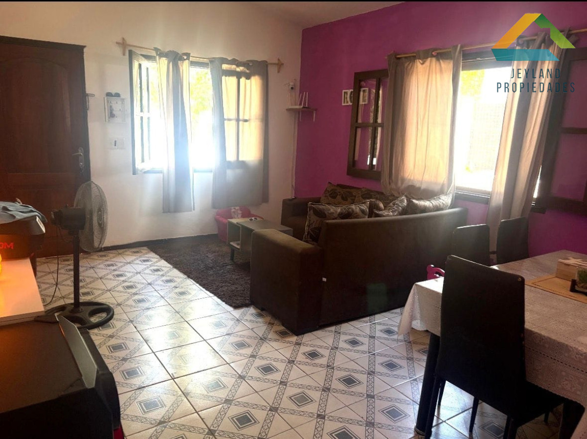Casa ID.410 - SE VENDE CASA  PH EN BARRIO BIARRITZ