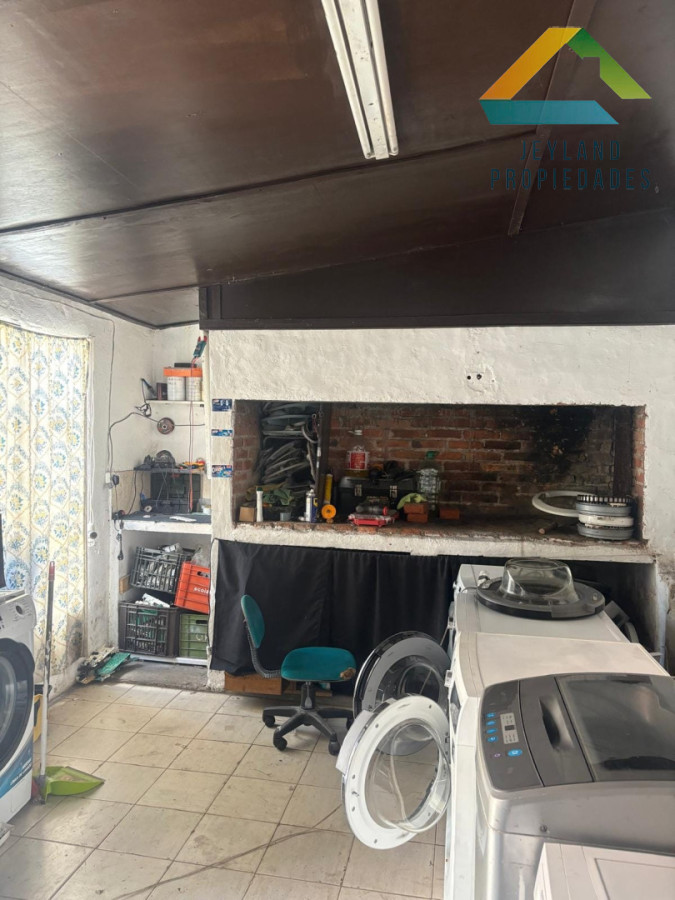 Casa ID.410 - SE VENDE CASA  PH EN BARRIO BIARRITZ
