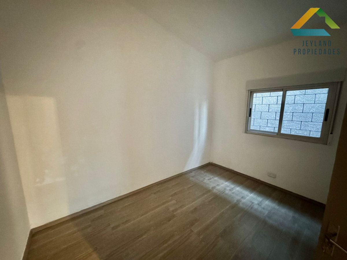 Casa ID.277 - SE VENDE CASA EN BARRIO LEONEL