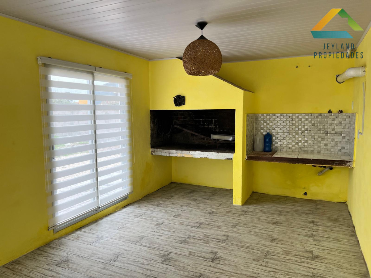 Casa ID.174 - SE VENDE CASA EN BALNEARIO Bs As 3 DORMITORIOS