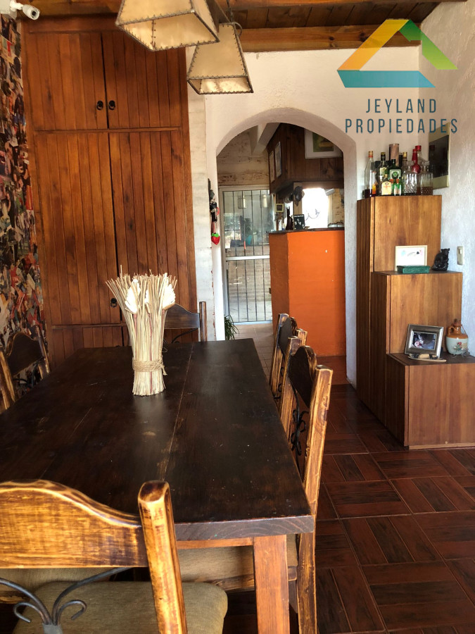 Casa ID.254 - SE VENDE CASA CENTRICA EN SAN CARLOS 