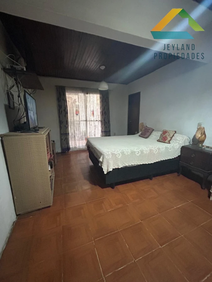 Casa ID.477 - SE VENDE CASA 2 DORMITORIOS BARRIO LA ESTACION 