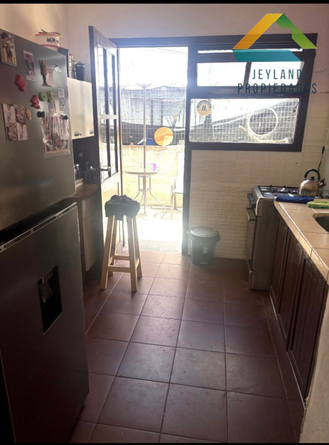 Casa ID.410 - SE VENDE CASA  PH EN BARRIO BIARRITZ