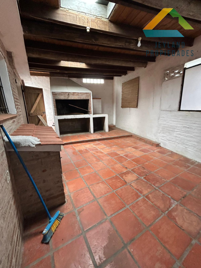 Casa ID.438 - SE VENDE CASA DE 2 DORMITORIOS 