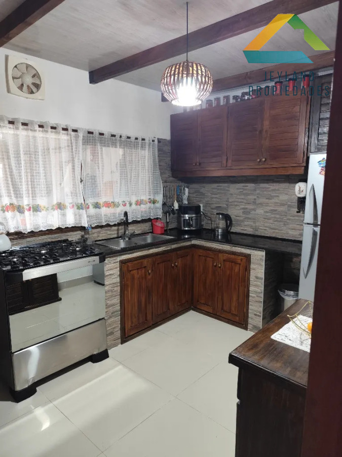 Casa ID.347 - SE VENDEN 2 CASA EN UN MISMO PADRON SAN CARLOS