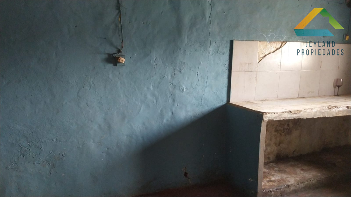 Casa ID.353 - SE VENDE CASA A RECICLAR EN SAN CARLOS