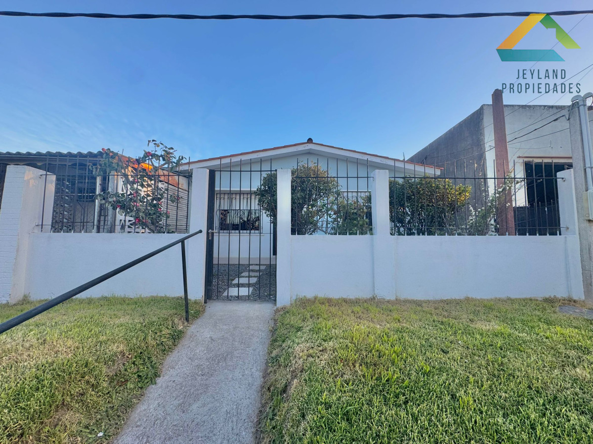 Casa ID.277 - SE VENDE CASA EN BARRIO LEONEL