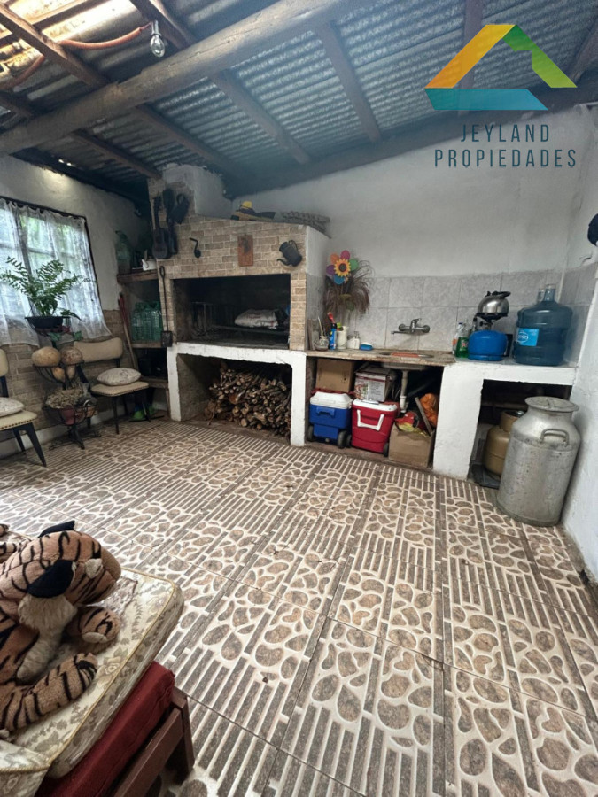 Casa ID.477 - SE VENDE CASA 2 DORMITORIOS BARRIO LA ESTACION 