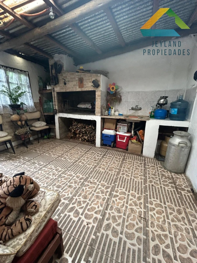 Casa ID.477 - SE VENDE CASA 2 DORMITORIOS BARRIO LA ESTACION 
