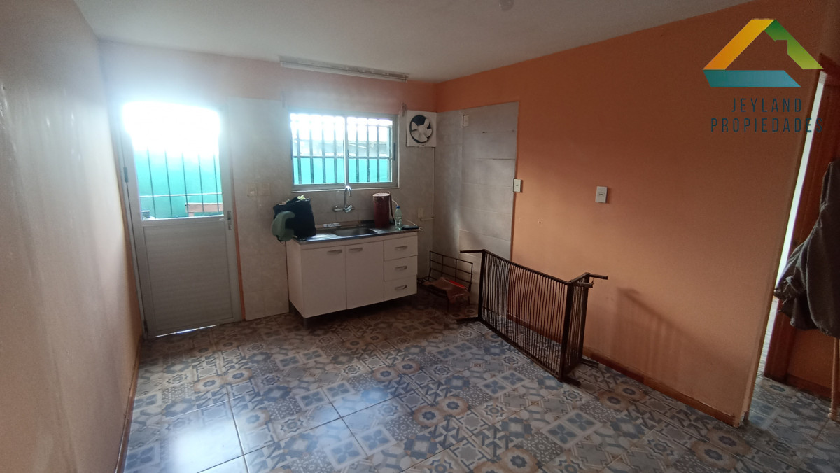 Casa ID.307 - SE VENDE CASA CON APARTAMENTO EN BARRIO MONTE HERMOSO