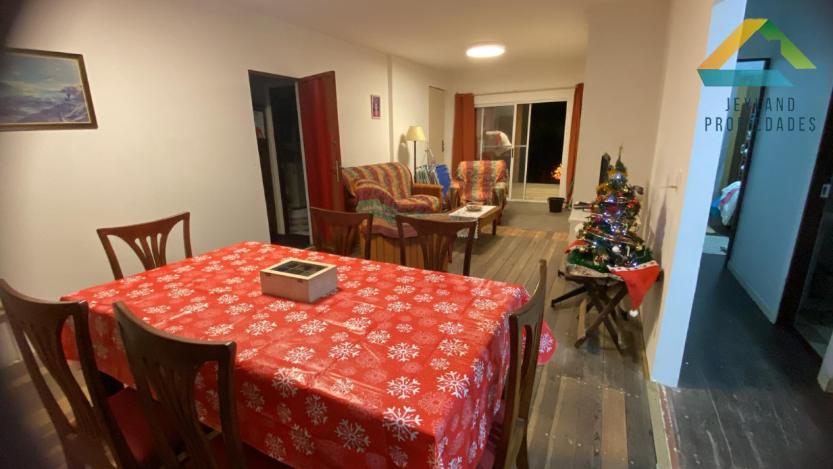 Casa ID.129 - SE VENDE CASA  3 DORMITORIOS EN BALNEARIO LA ESMERALDA