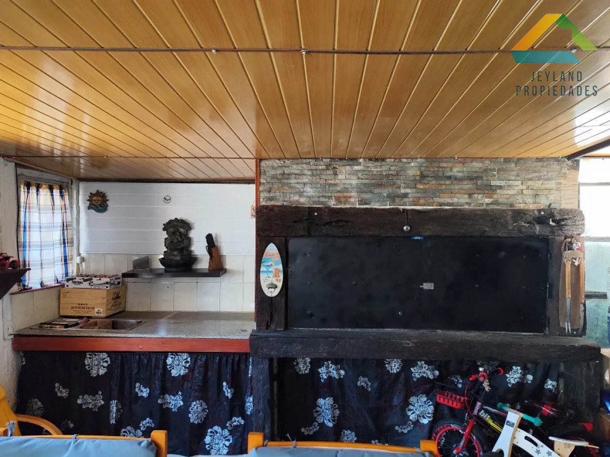 Casa ID.347 - SE VENDEN 2 CASA EN UN MISMO PADRON SAN CARLOS