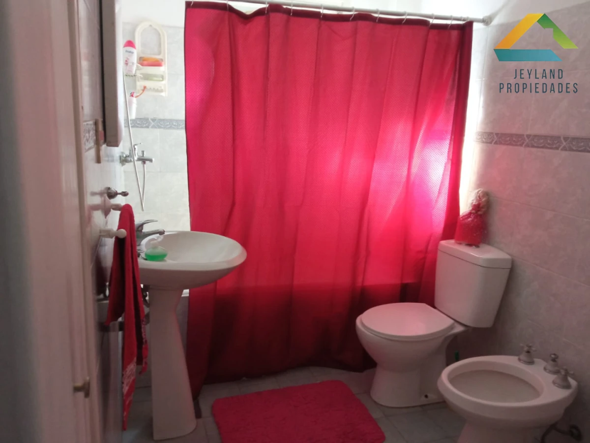 Casa ID.530 - SE VENDE CASA 4 DORMITORIOS CENTRO MALDONADO 