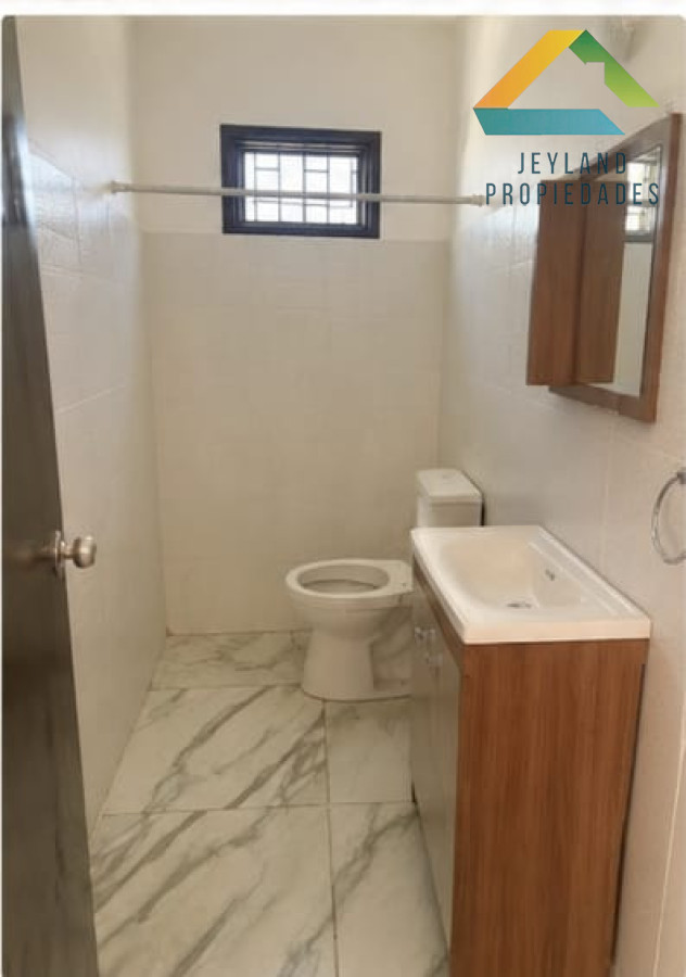 Casa ID.410 - SE VENDE CASA  PH EN BARRIO BIARRITZ