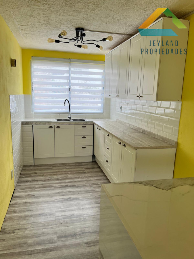Casa ID.174 - SE VENDE CASA EN BALNEARIO Bs As 3 DORMITORIOS