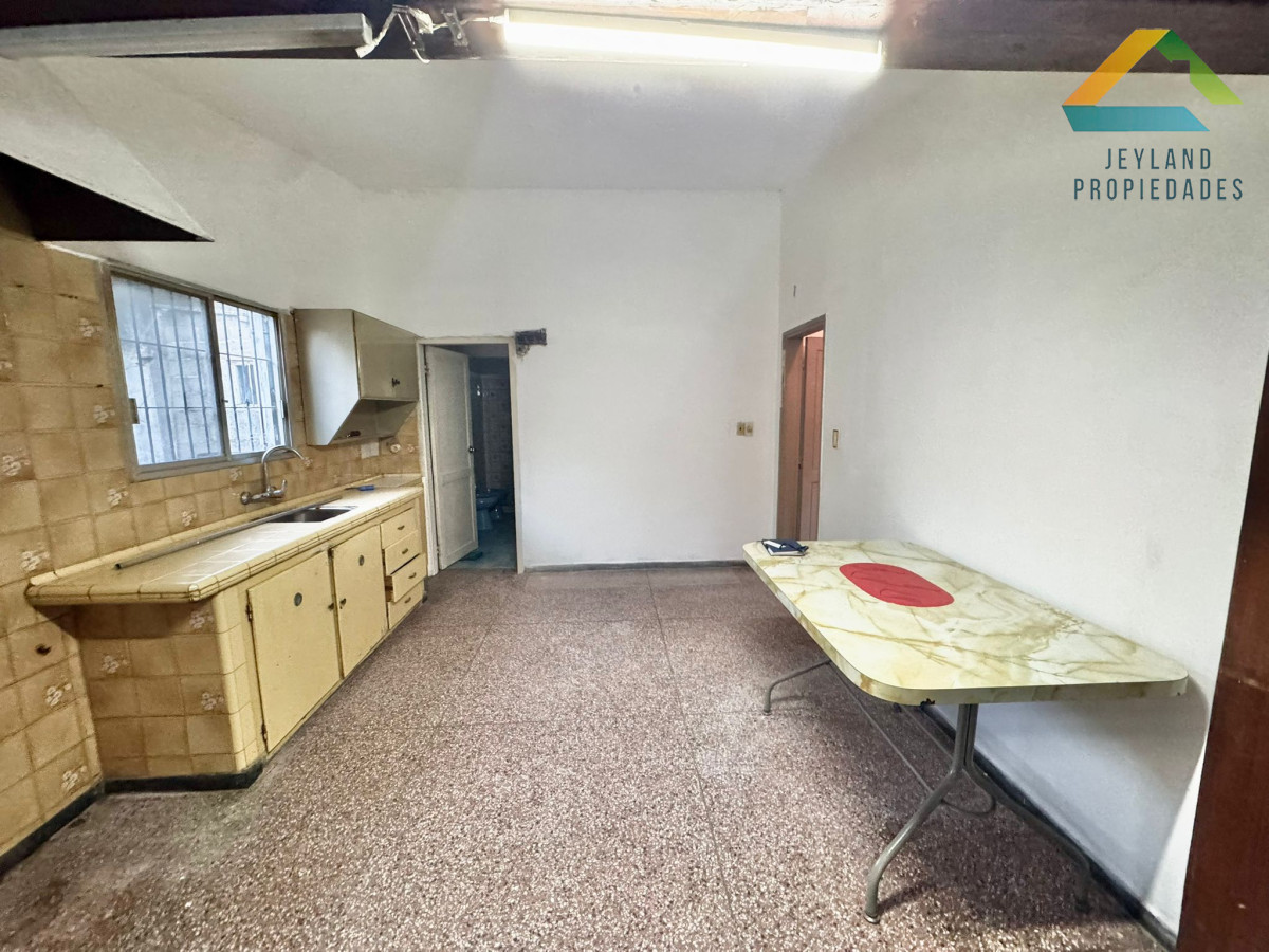 Casa ID.277 - SE VENDE CASA EN BARRIO LEONEL