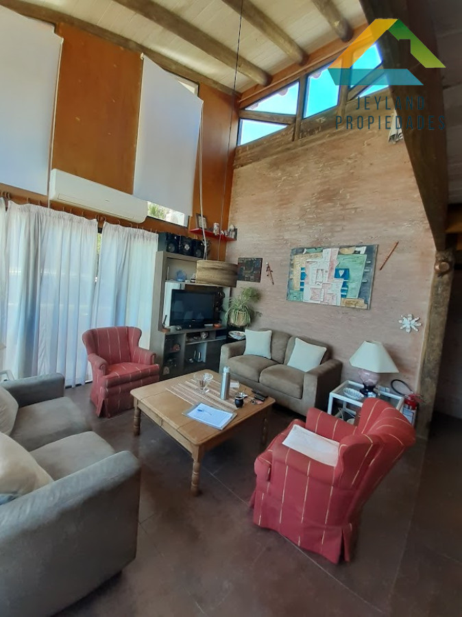 Casa ID.340 - SE ALQUILA CASA EN EL TESORO 