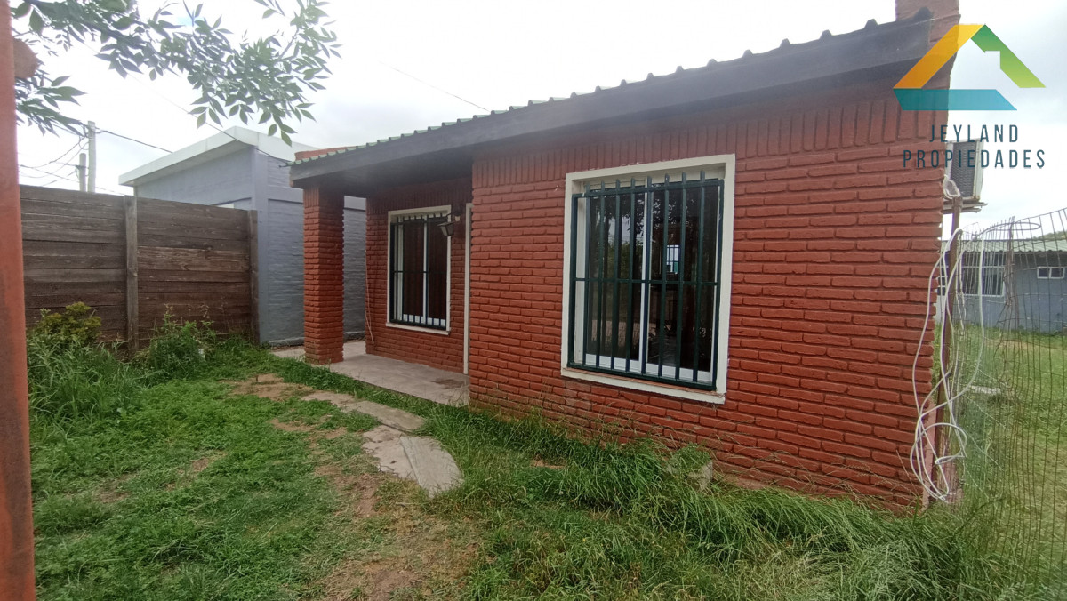 Casa ID.307 - SE VENDE CASA CON APARTAMENTO EN BARRIO MONTE HERMOSO