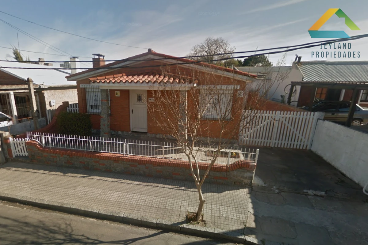 Casa ID.530 - SE VENDE CASA 4 DORMITORIOS CENTRO MALDONADO 