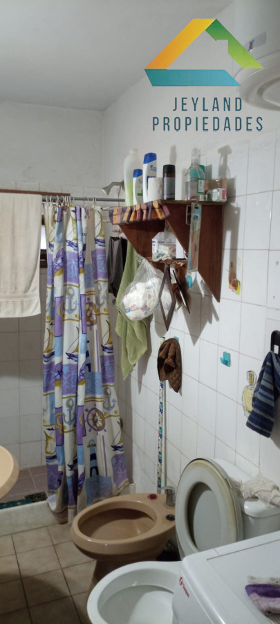 Casa ID.173 - SE VENDE CASA BARRIO BIARRITZ 