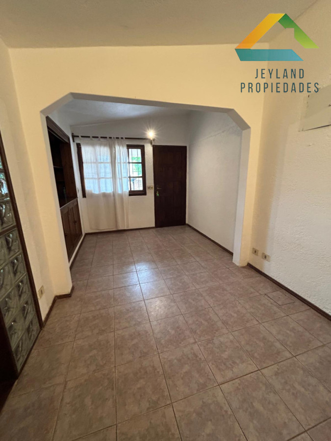 Casa ID.438 - SE VENDE CASA DE 2 DORMITORIOS 