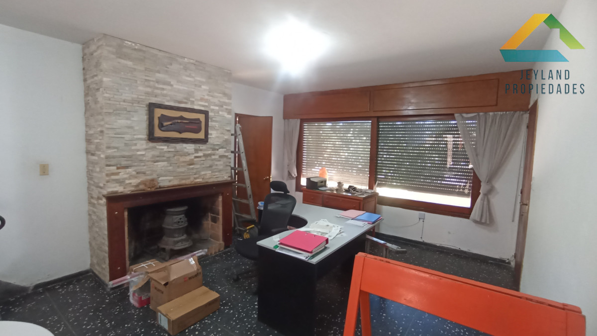 Casa ID.392 - SE ALQUILA CASA 5 DORMITORIOS EN BARRIO RIVERA