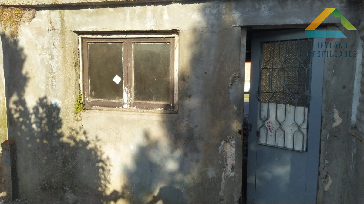 Casa ID.353 - SE VENDE CASA A RECICLAR EN SAN CARLOS