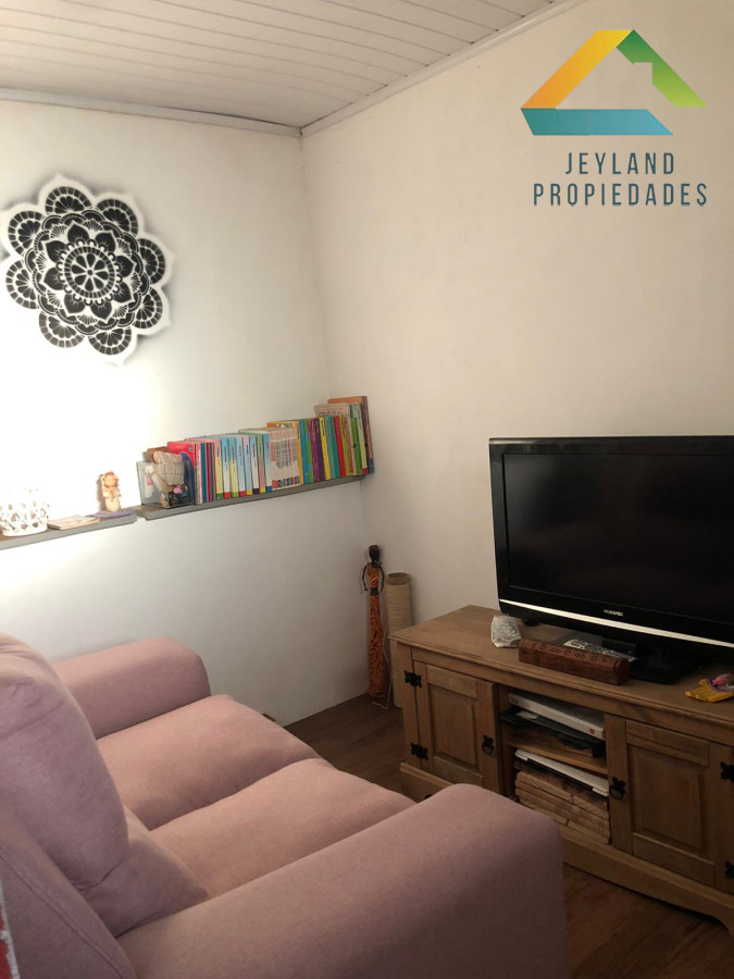 Casa ID.254 - SE VENDE CASA CENTRICA EN SAN CARLOS 