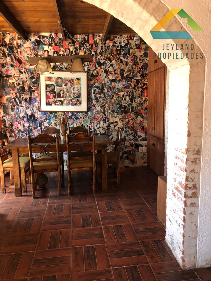 Casa ID.254 - SE VENDE CASA CENTRICA EN SAN CARLOS 