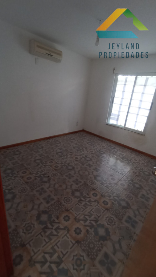 Casa ID.307 - SE VENDE CASA CON APARTAMENTO EN BARRIO MONTE HERMOSO