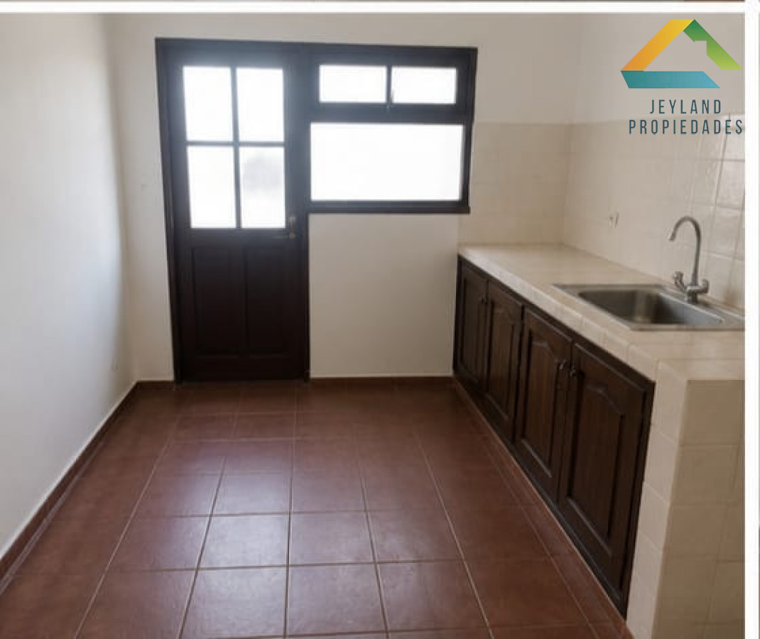 Casa ID.410 - SE VENDE CASA  PH EN BARRIO BIARRITZ