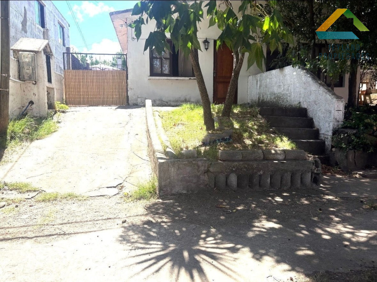Casa ID.410 - SE VENDE CASA  PH EN BARRIO BIARRITZ