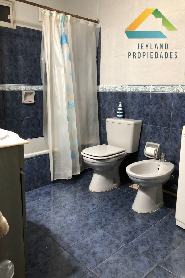 Casa ID.254 - SE VENDE CASA CENTRICA EN SAN CARLOS 