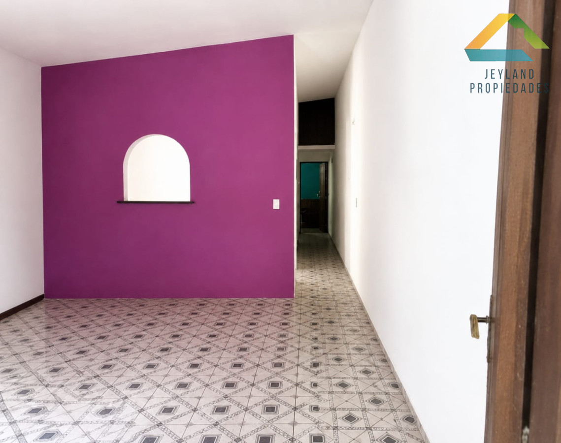 Casa ID.410 - SE VENDE CASA  PH EN BARRIO BIARRITZ