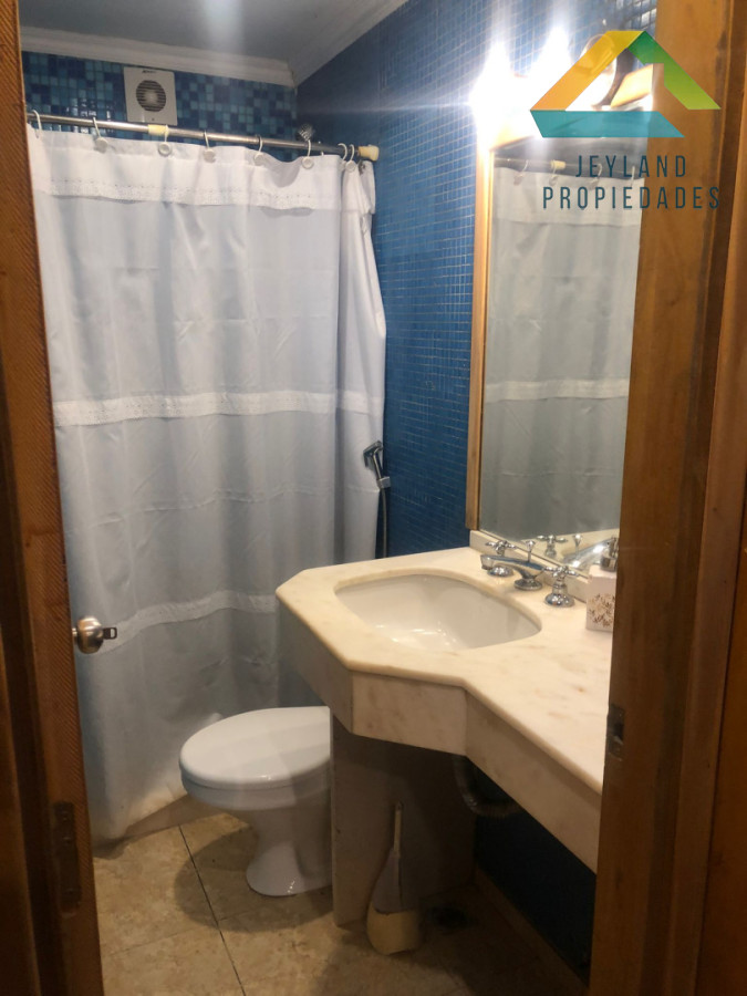 Casa ID.338 - SE  ALQUILA CASA CONTENEDOR CHACRAS DEL PINAR