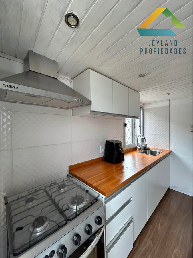 Casa ID.227 - SE VENDE CASA EN BARRIO IPORA 