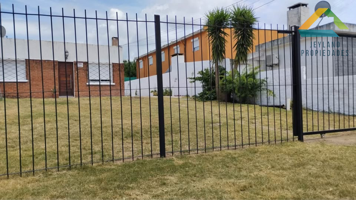 Casa ID.227 - SE VENDE CASA EN BARRIO IPORA 