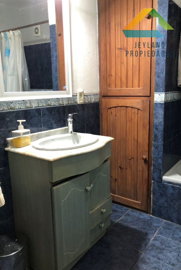 Casa ID.254 - SE VENDE CASA CENTRICA EN SAN CARLOS 