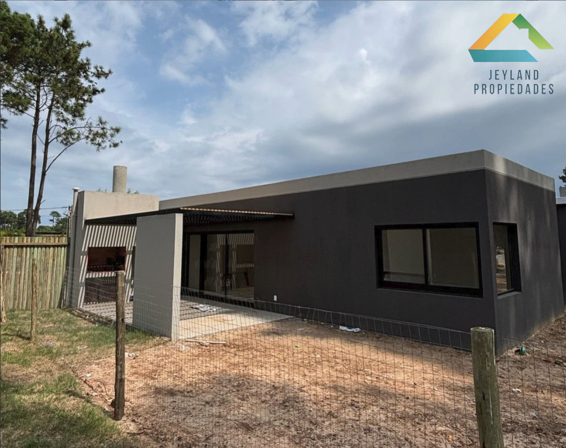 Casa ID.265 - SE VENDE CASA EN PARQUE BURNETT 