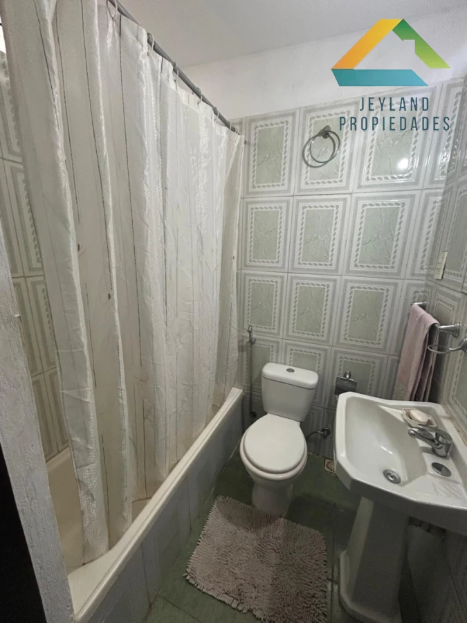Casa ID.477 - SE VENDE CASA 2 DORMITORIOS BARRIO LA ESTACION 