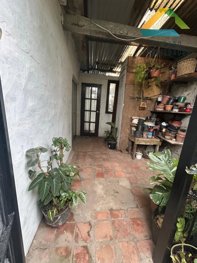 Casa ID.477 - SE VENDE CASA 2 DORMITORIOS BARRIO LA ESTACION 