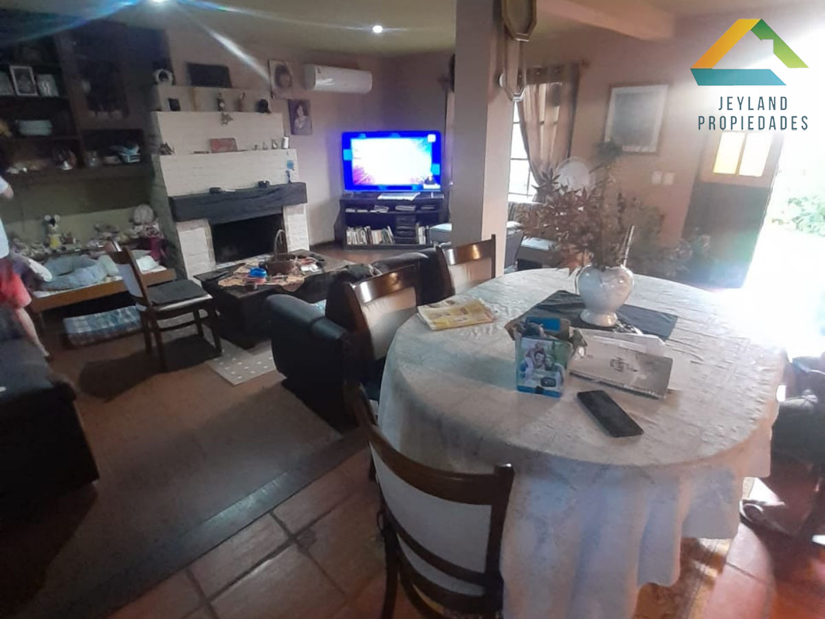 Casa ID.41 - SE VENDE CASA 2 DORM EN BARRIO LAUSANA AMPLIO TERRENO