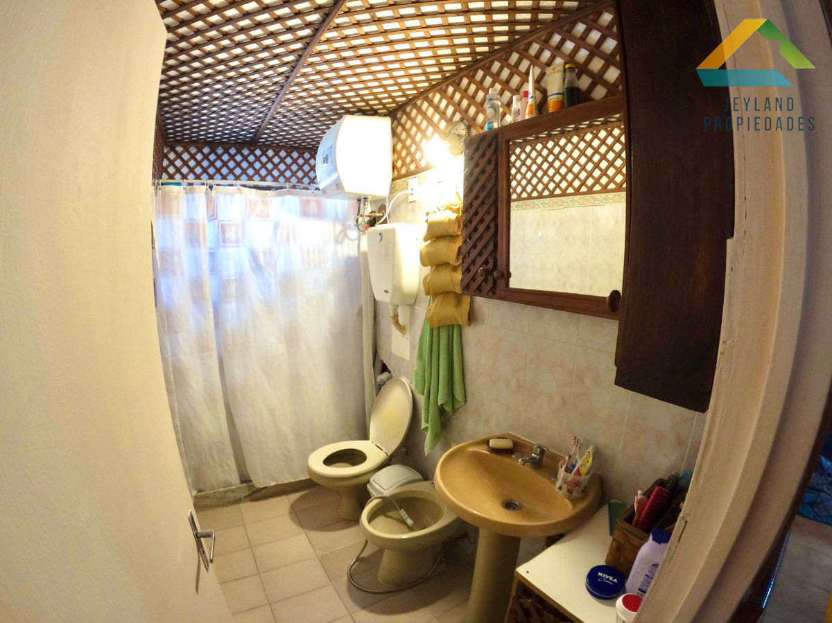 Casa ID.52 - SE VENDE CASA 3 DORMITORIOS EN BARRIO CERRO PELADO
