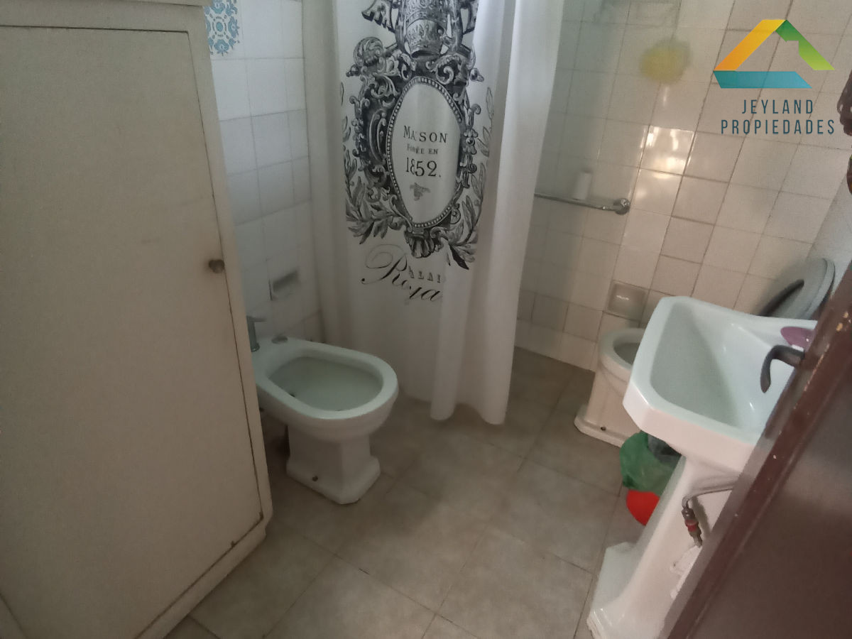 Casa ID.54 - SE VENDE CASA AMPLIA 3 DORMITORIOS CENTRO MALDONADO